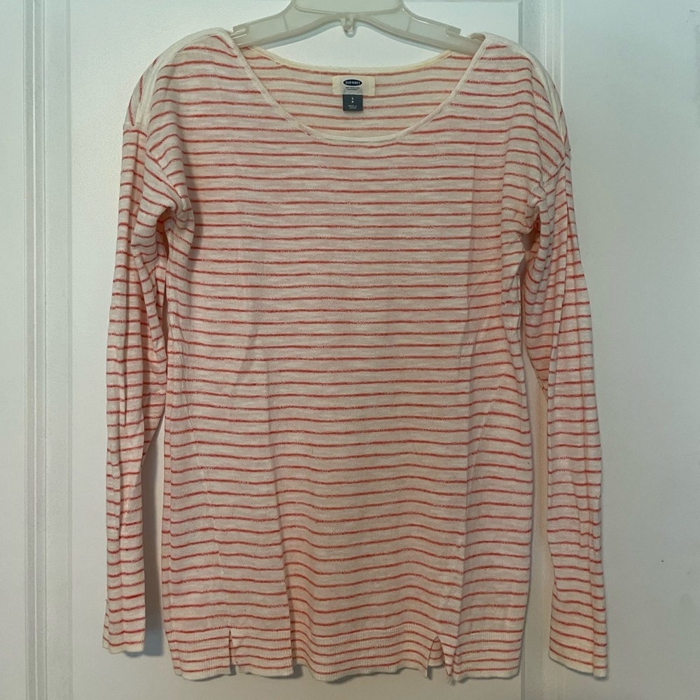 Lightweight spring sweater. Red and white.